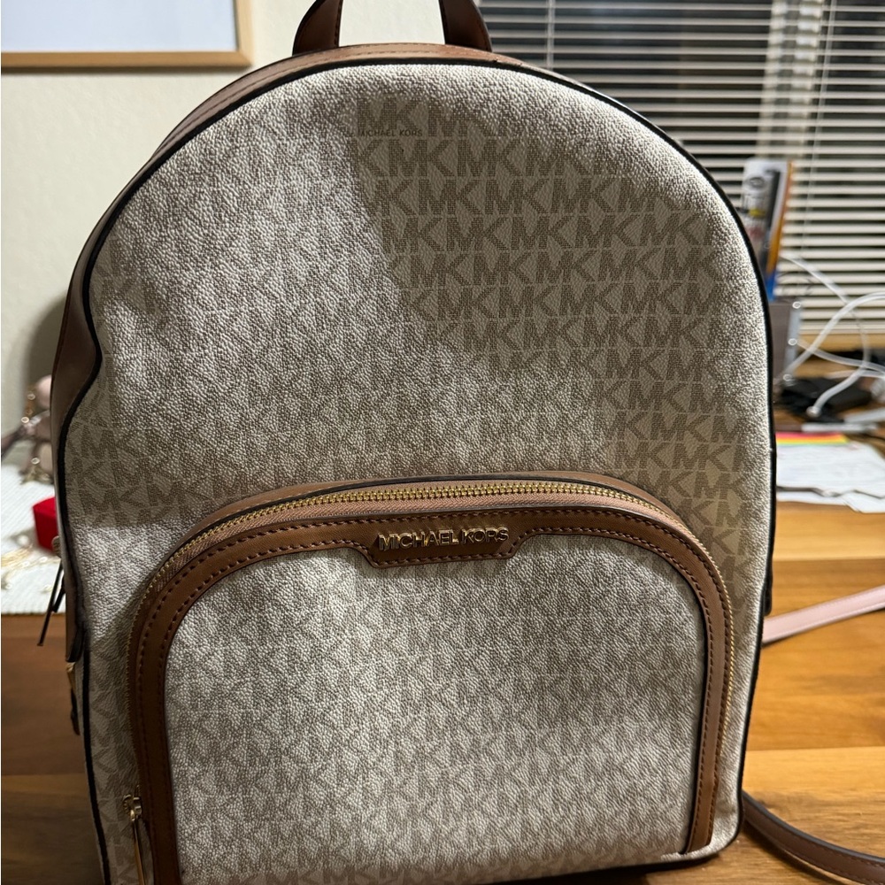 Michael Kors Jaycee Large Backpack - image 2
